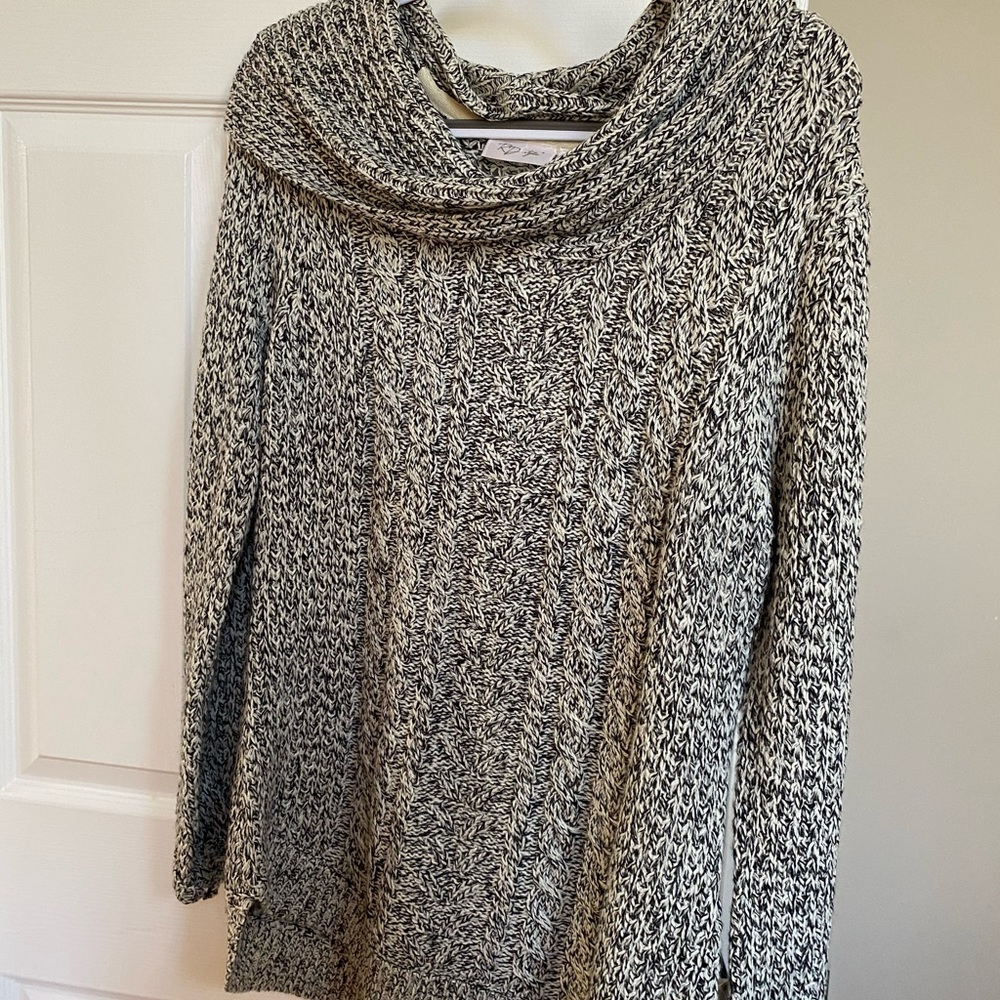 Beautiful Cable Knit sweater